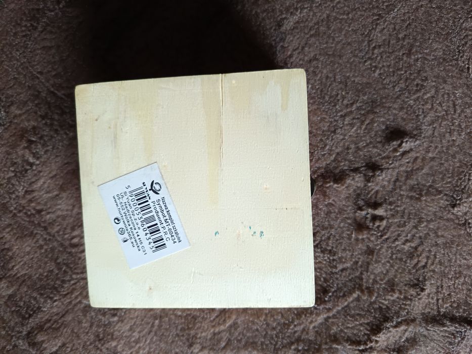 Drewniana szkatułka, pudełko z motylem, motyl