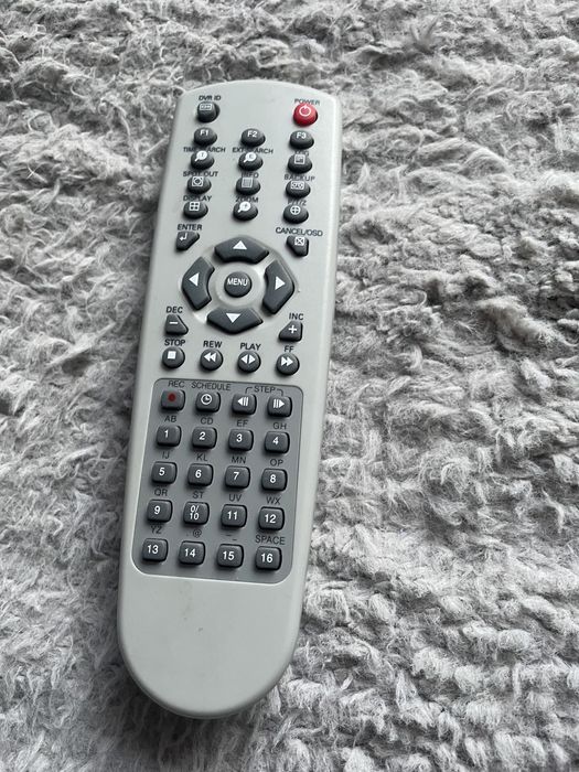 Piloty do tv stan b dobry. Zapraszam