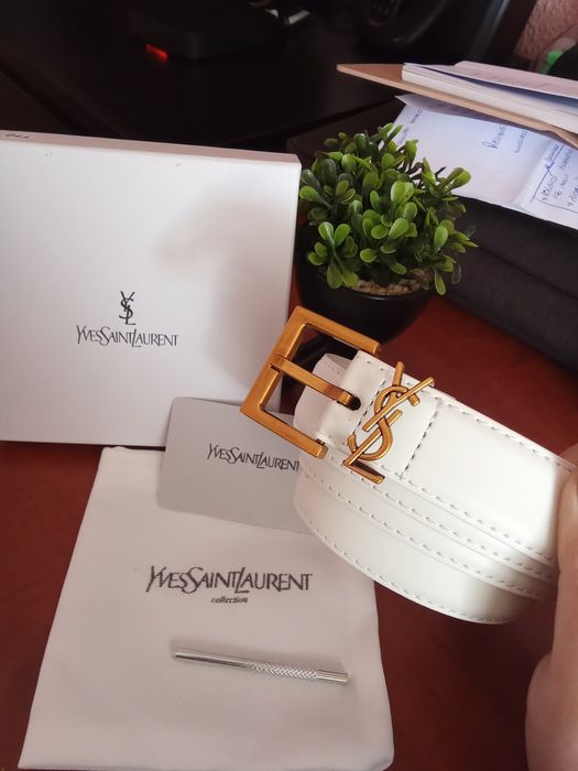 Cinto branco em couro 115cm