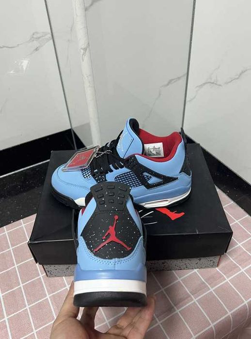 Jordan 4 Retro Travis Scott Cactus Jack R.40.5