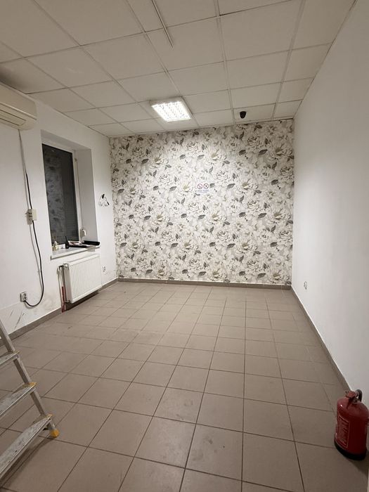 Lokal do wynajęcia – 46 m², centrum Wołomina, parking