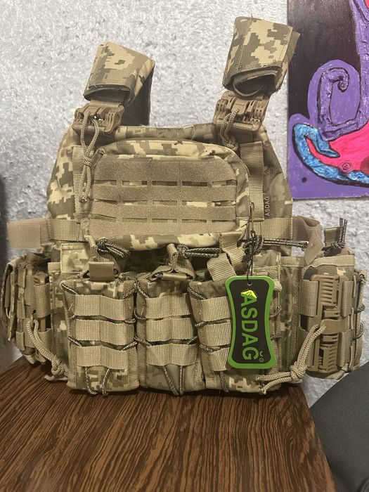 Військовий тактичний жилет з підсумками,розгрузка,бронежилет