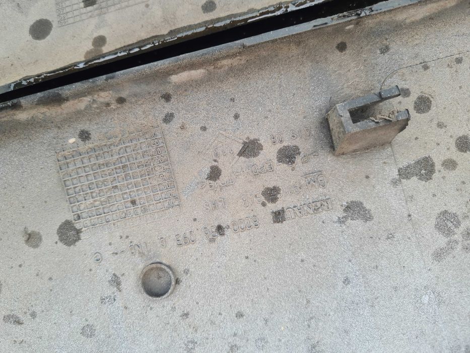 Renault Trafic II listwa karoseryjna Opel Vivaro