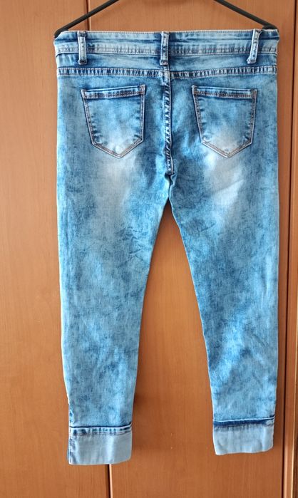 Spodnie jeans  .