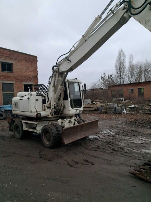 Продам екскаватор Komatsu PW 180