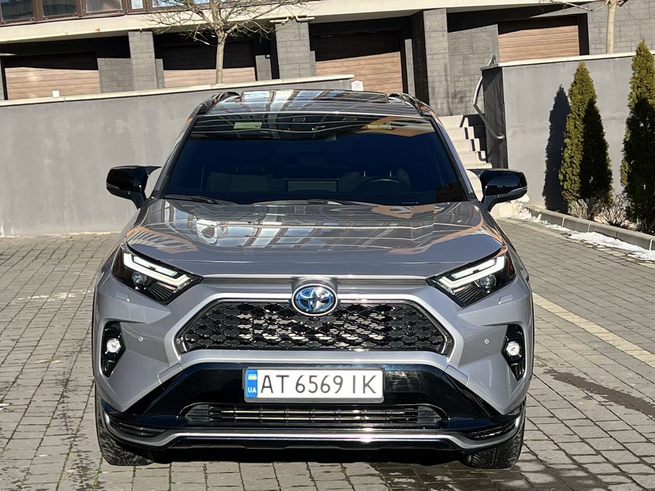 Toyota Rav4 плагін гібрид