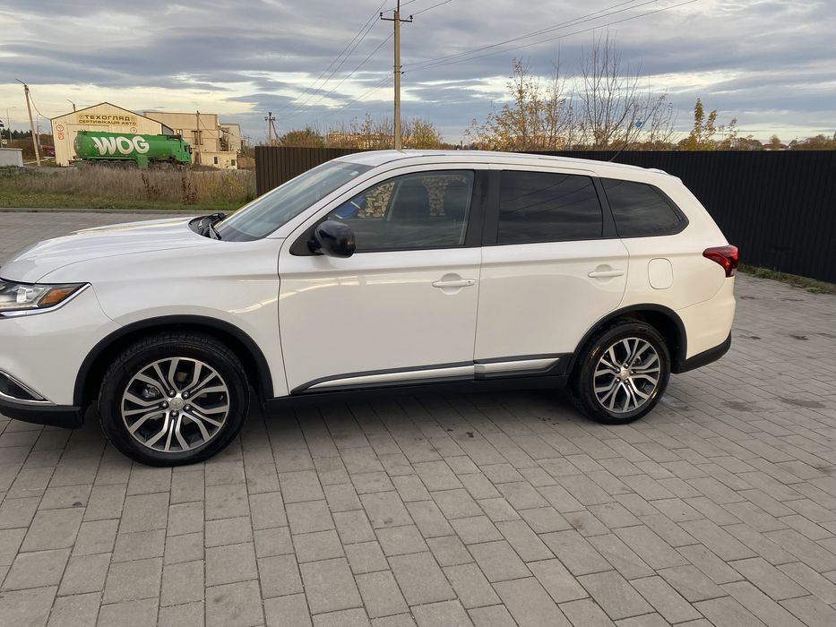 Mitsubishi Outlander 2016