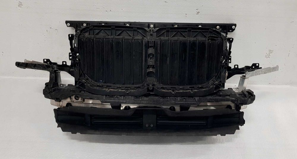 Панель передняя радиатор усилитель телевизор  BMW X7 G07 G06 разборка