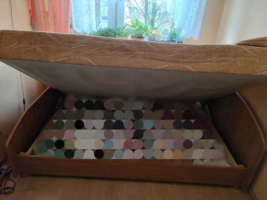 Mechanizm podnoszenia materaca, dużego tapczanu