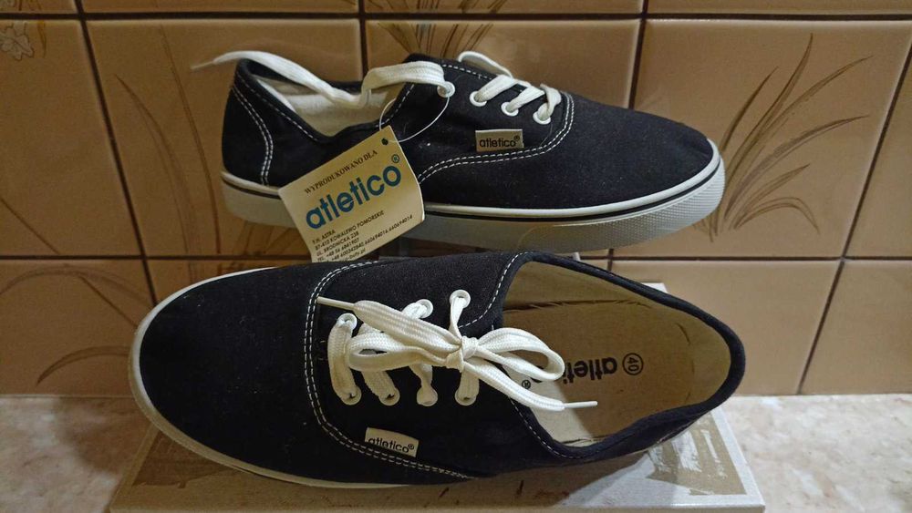 Tenisówki Atletico r.40 (39)