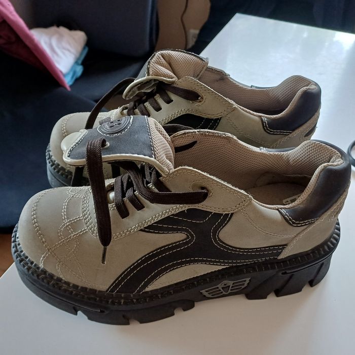 Buty na platformie Booster rozm.42 skorzane