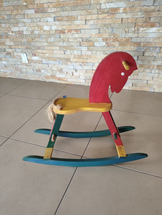 Cavalinho de Madeira Baloiço Criança