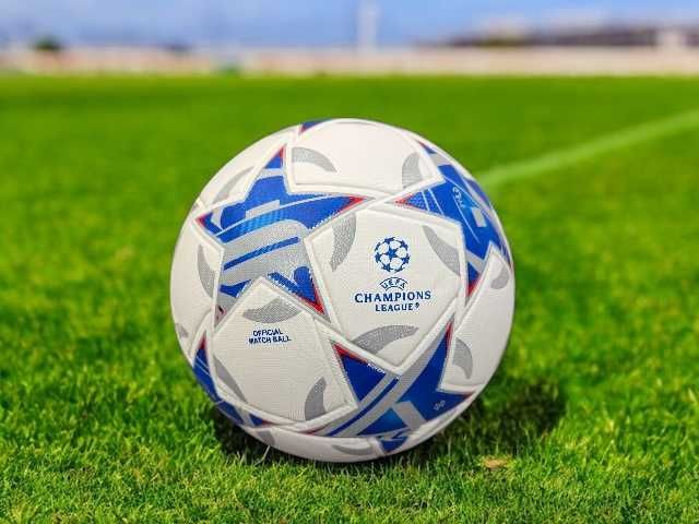 Мяч футбольний розмір 5 термошов розпродаж