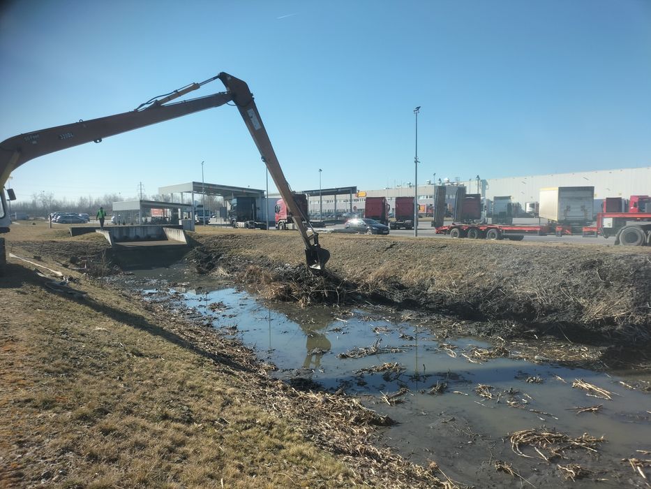 Kopanie odmulanie czyszczenie Stawów Zbiorników   Long Refuler