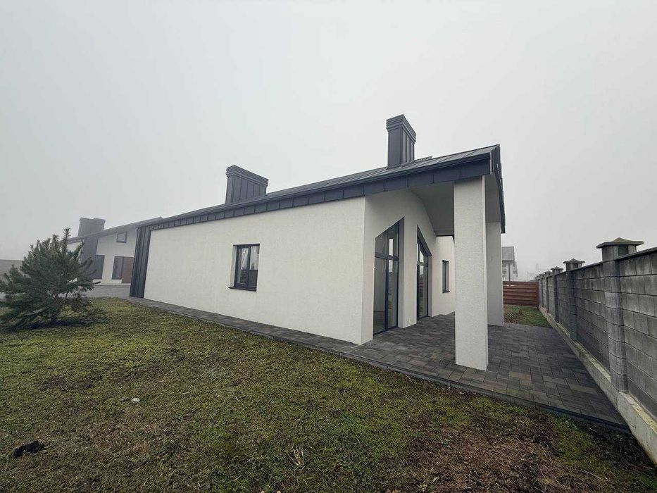 Продаж будинку з усіма комунікаціями на Авторинку