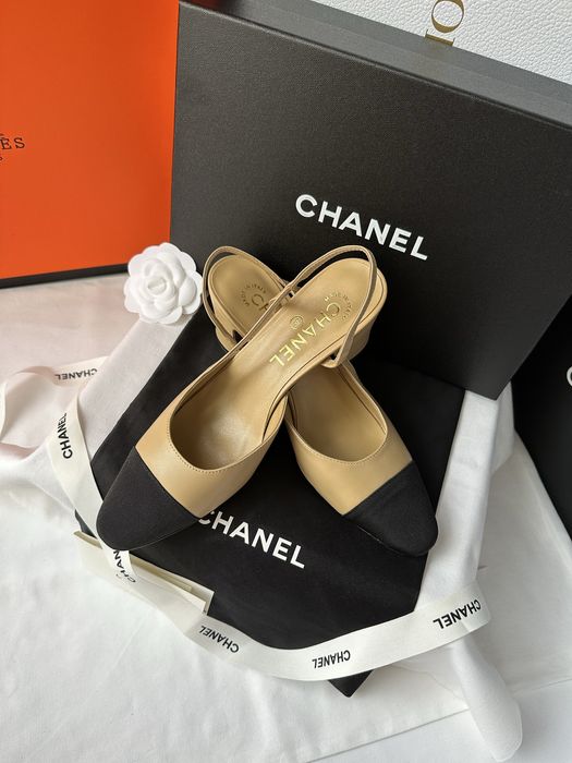 Czółenka Chanel beige leather