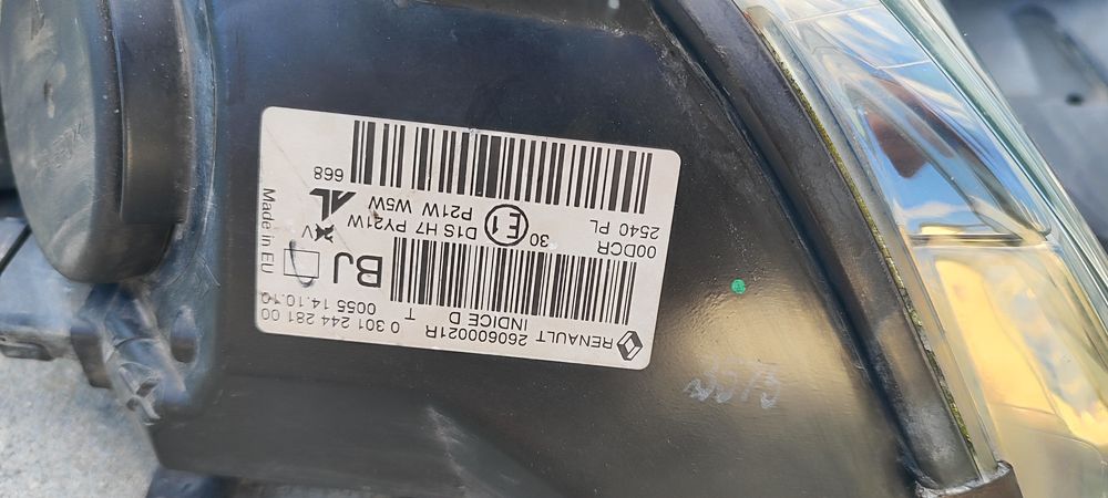 Lampy przednie przód Renault Megane III Xenon Europa