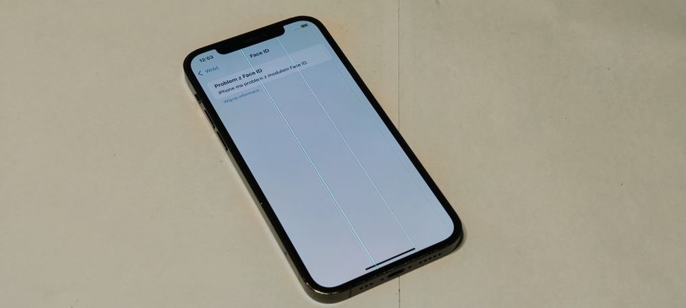 iPhone 12 Pro 128GB z nową bateria - wada ekranu