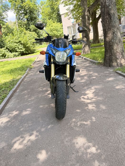 мотоцикл Suzuki gsr 750