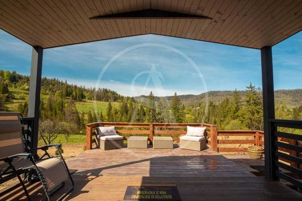 Сучасний котедж в котеджному містечку в Карпатах Славське (Славсько)