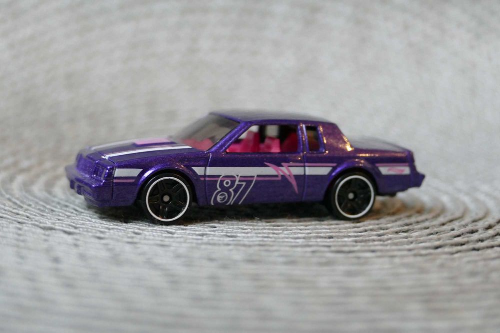 Hot Wheels autko 'Resorak' '87 BUICK REGAL GNX TH edycja 2026r.