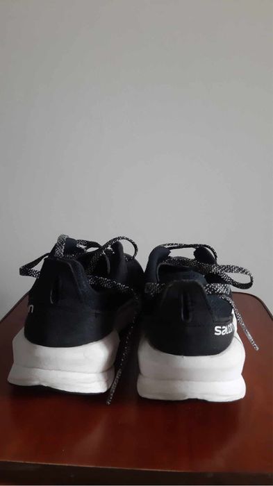 Кросівки фірмові