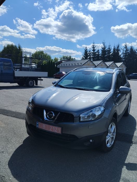 Продам   2012р Авто на повном ходу максимальная  коомплектация  Босе .
