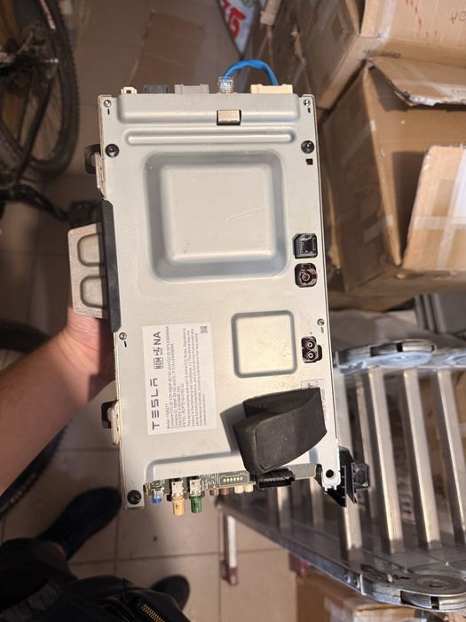 MCU tesla model Y intel