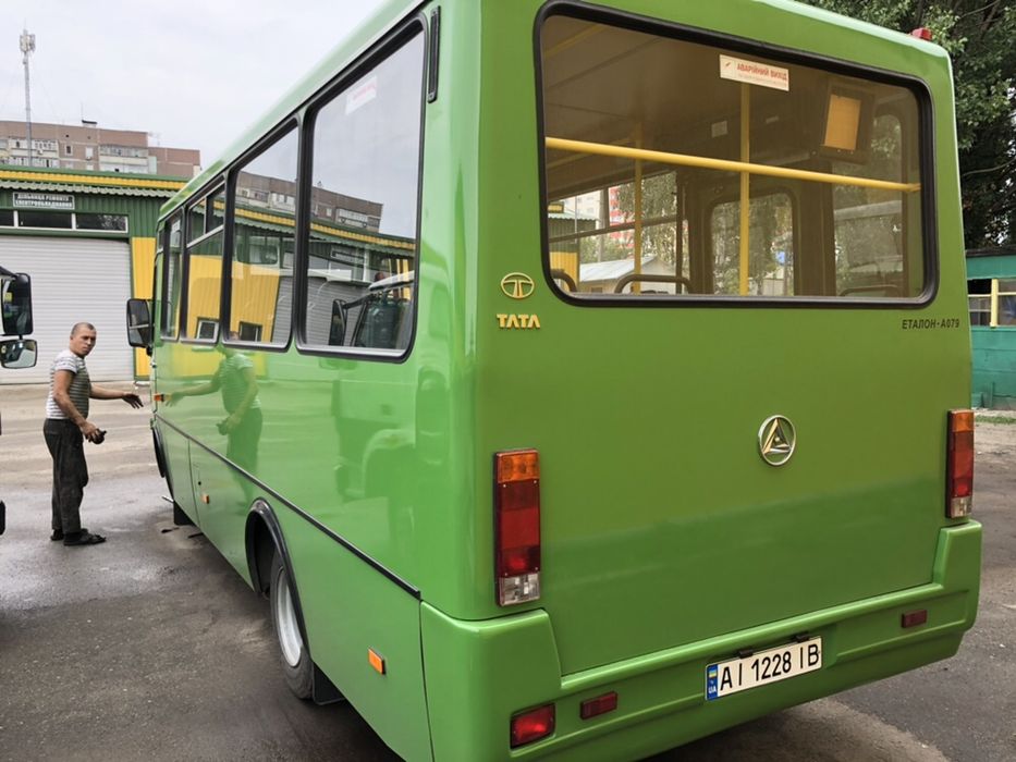 Пасажирські перевезення регулярні та нерегулярні, доставка персоналу