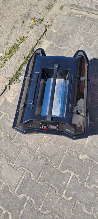 Łódka zanętowa Magnum