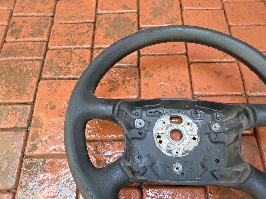 Руль Шкода Фольксваген А5 Тур Суперб Golf Пассат Джетта Т4 Т5
