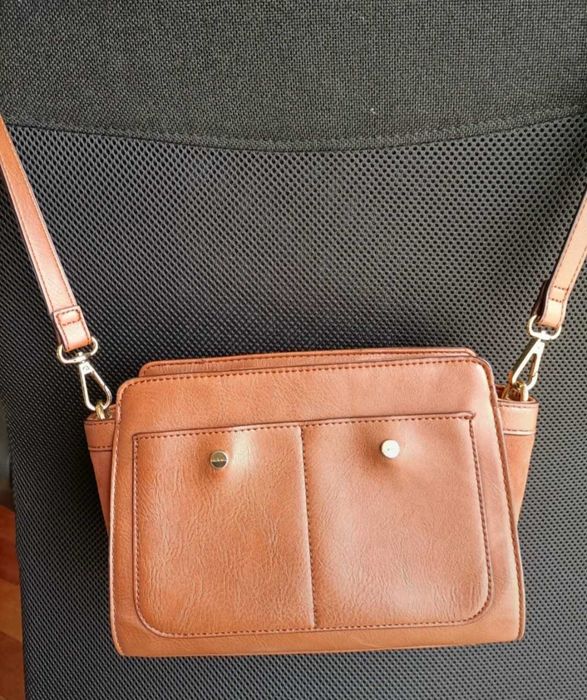 Mala camel muito elegante e versátil