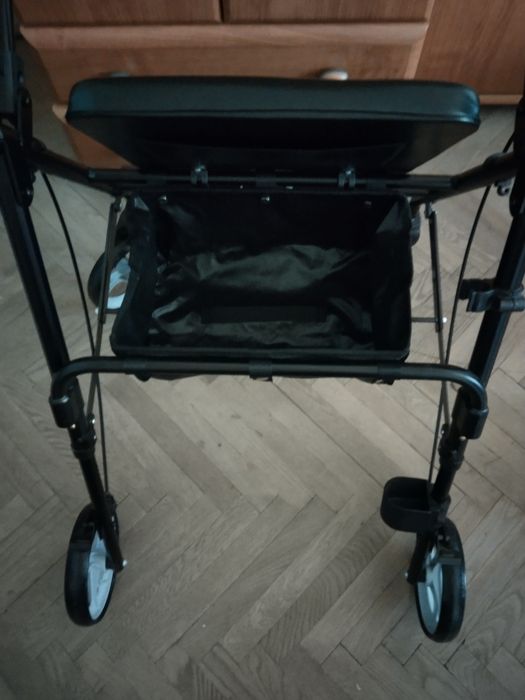 Chodzik z siodełkiem. Nowy.