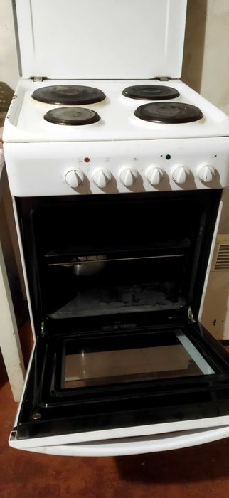 Електрична плита Indesit з 4 конфорками