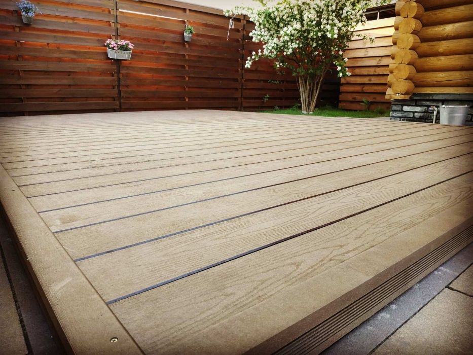 Террасы (возле бассейна, на балконе) патио, зоны отдыха