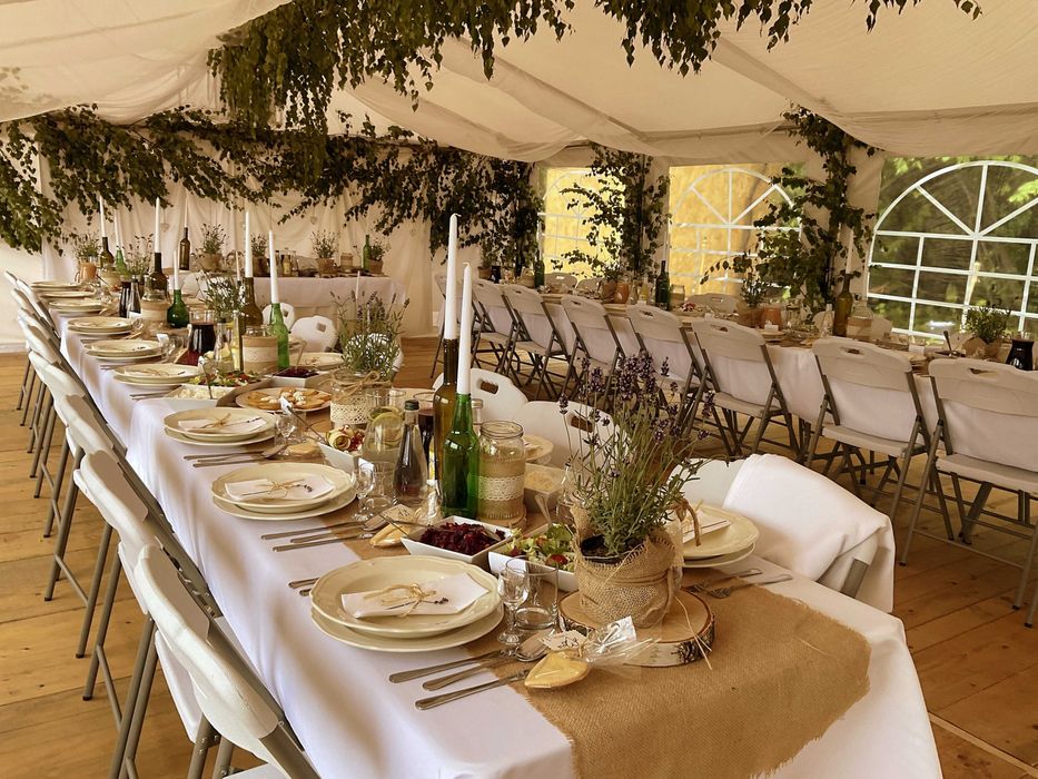 Wynajem Namiotów, podłoga drewniana - Namioty na Wynajem - krzesła