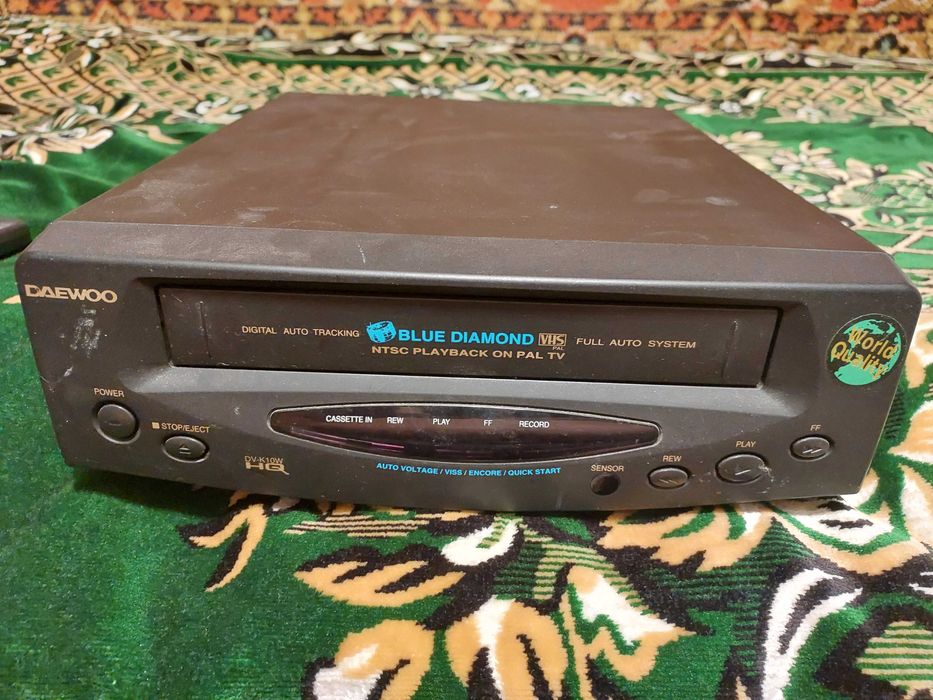 Видеомагнитофон daewoo blue diamond. Dv k. Sony digital video camera k-109 12. Kyocera dv-8550. Видеоплеер daewoo прозрачный.