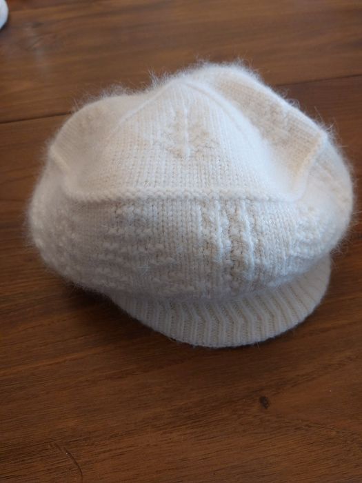 Boné de malha branco