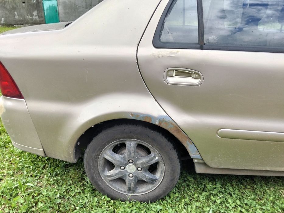 Продам поварену Geely CK