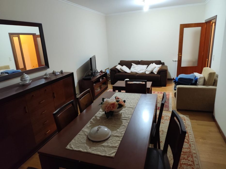Arrenda-se apartamento T2, mobilado e equipado, em Paredes