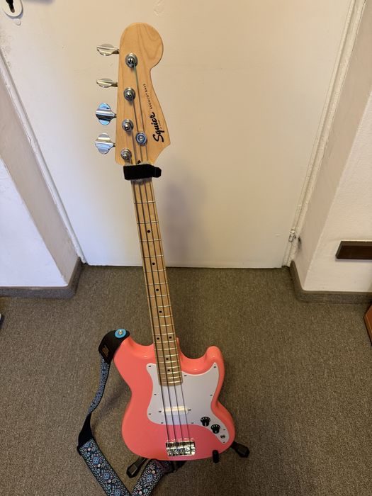Gitara basowa Squier Bronco z pokrowcem, nowe struny, wyregulowany