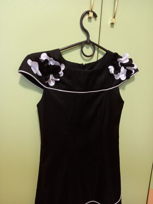 Школьная форма для школьницы