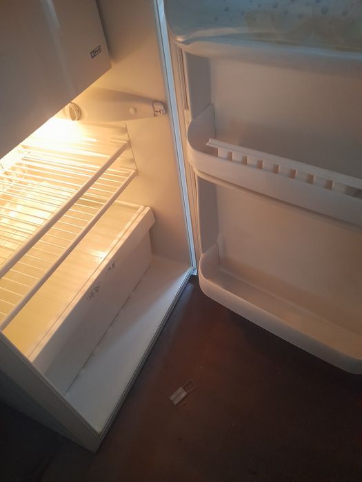 Mała lodówka Zanussi