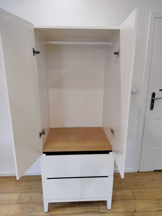Biała szafa IKEA NORDLI – solidna i funkcjonalna