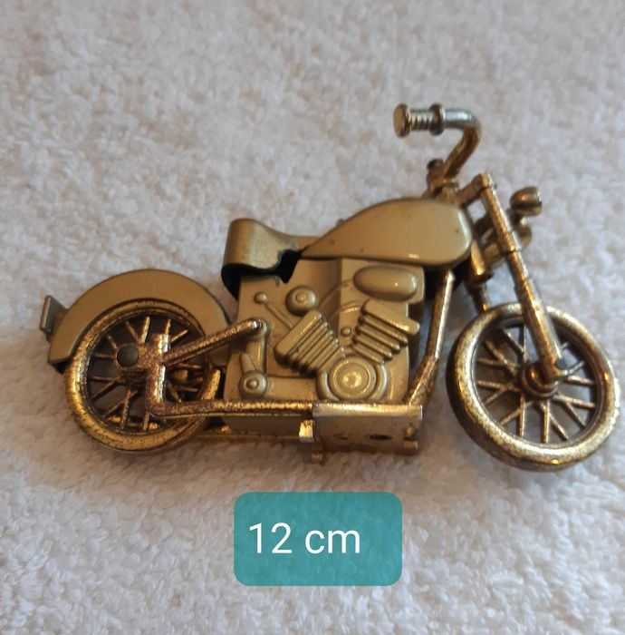 Mota estilo Chopper, antiga em metal