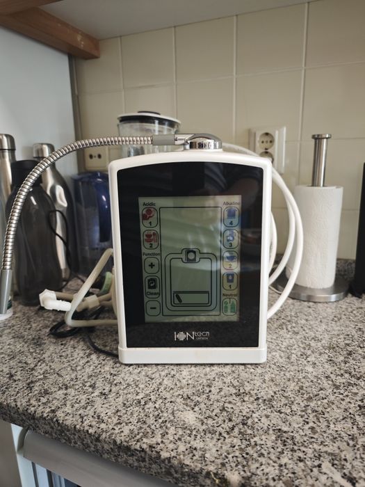 Máquina de filtrar e Ionizar Água (IONTECH)