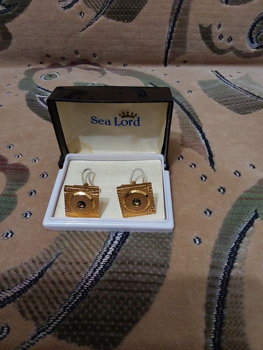 Запонки,      брожка