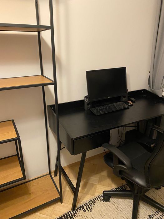 Biurko 130 szerokości, 55 cm głębokosci blat