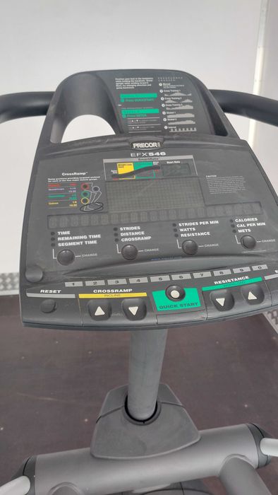 Maquina de ginasio ginastica profissional Precor EFX 546