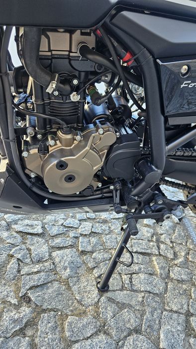 Mota Mondial 125 de 11 kw completamente nova .